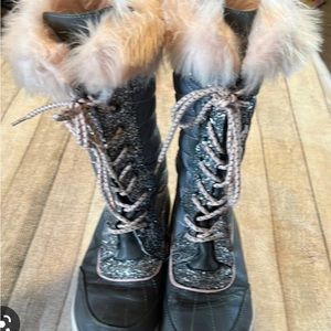 Justice Pink Gray Leather Glitter Fur
Lace Quilted Tall Snow Boots Size 9